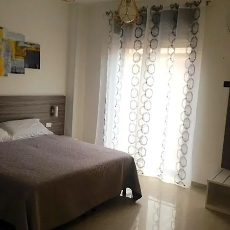 فندق مبيت وإفطار Corso Roma & 4*